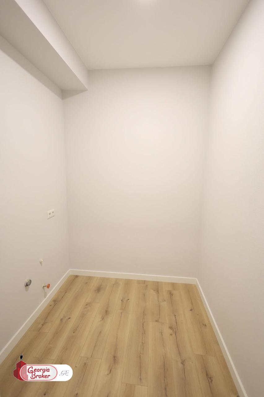 nearly repaired 5-room apartment for sale